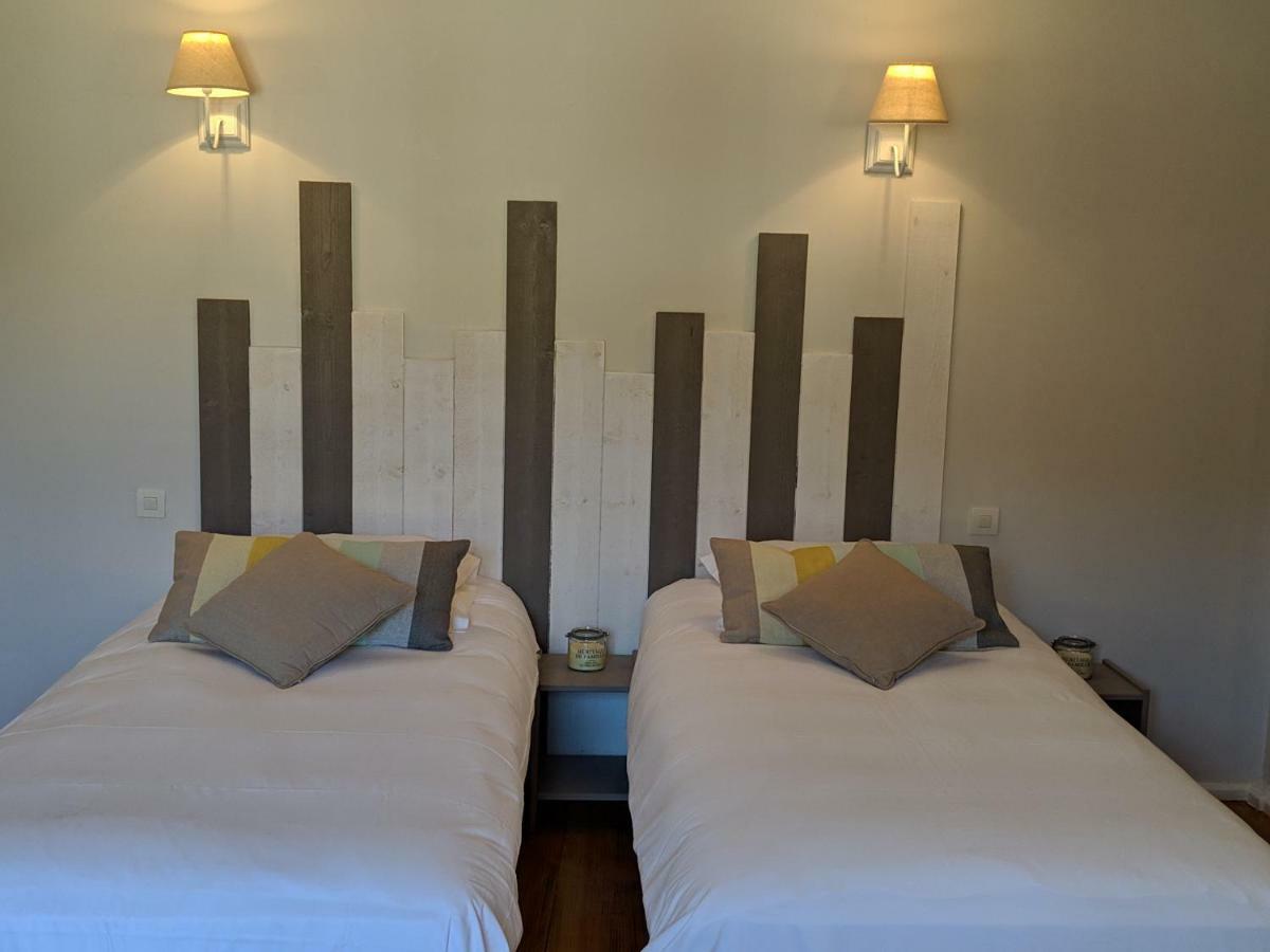 Loge Montaigne Bed & Breakfast L'Hopital-sous-Rochefort Exterior photo