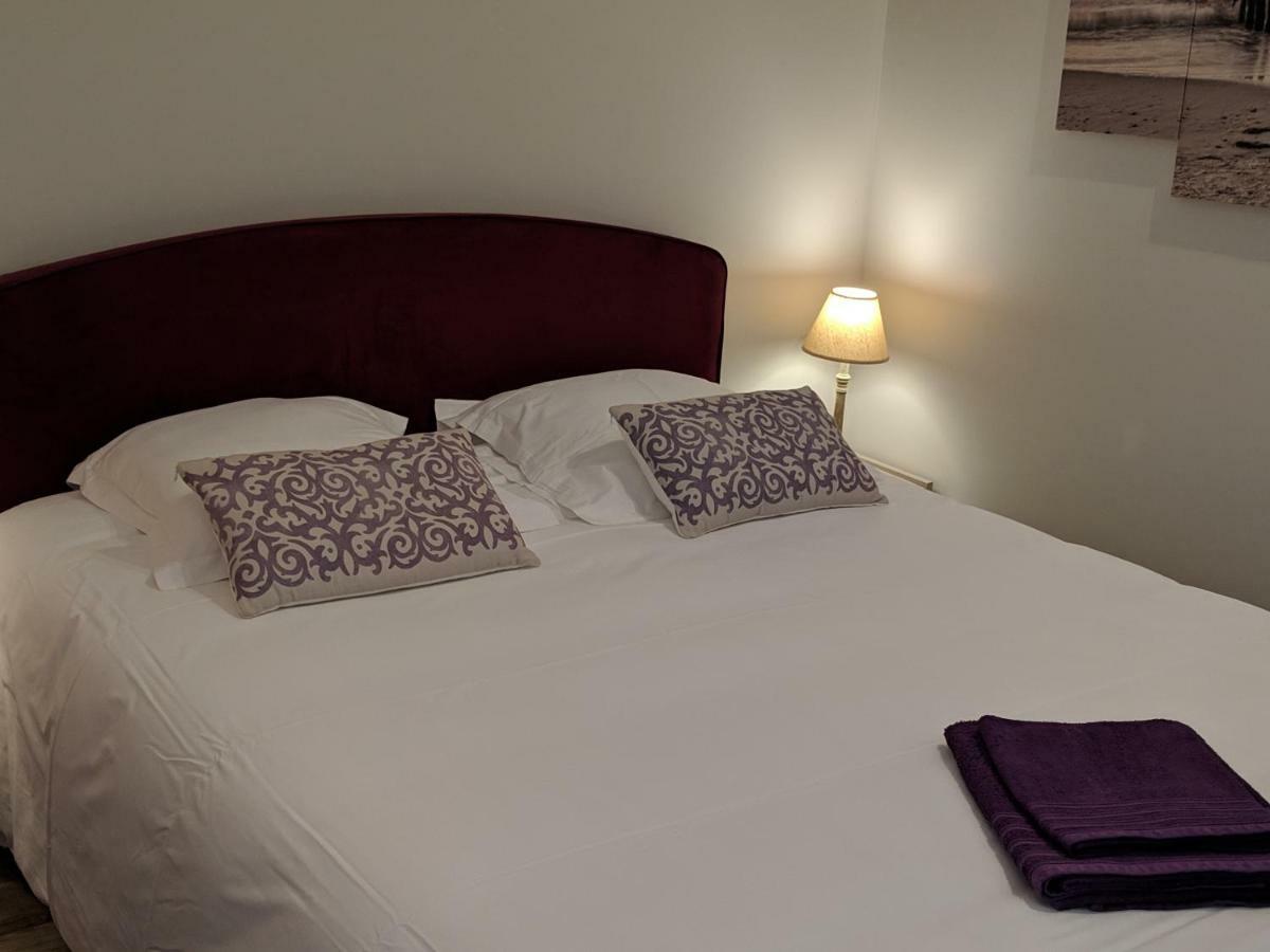 Loge Montaigne Bed & Breakfast L'Hopital-sous-Rochefort Exterior photo