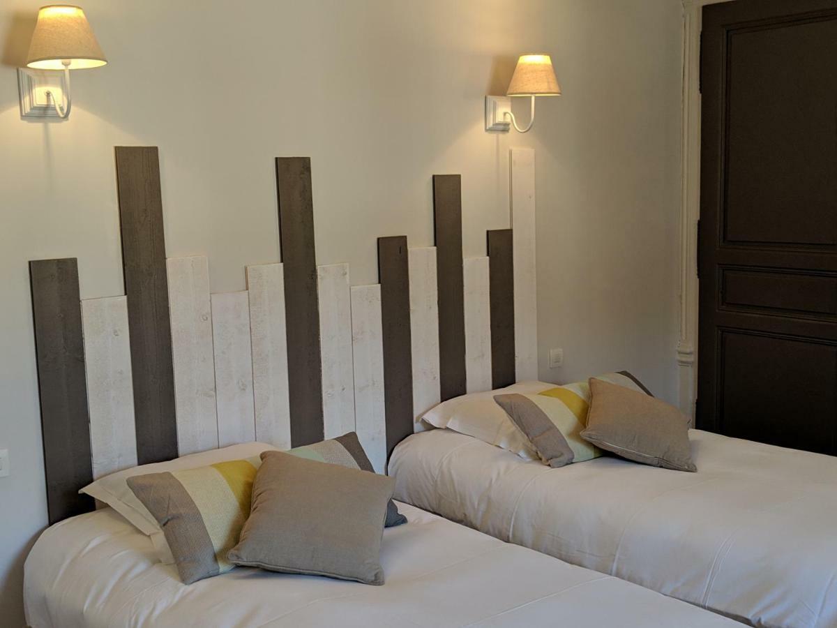 Loge Montaigne Bed & Breakfast L'Hopital-sous-Rochefort Exterior photo