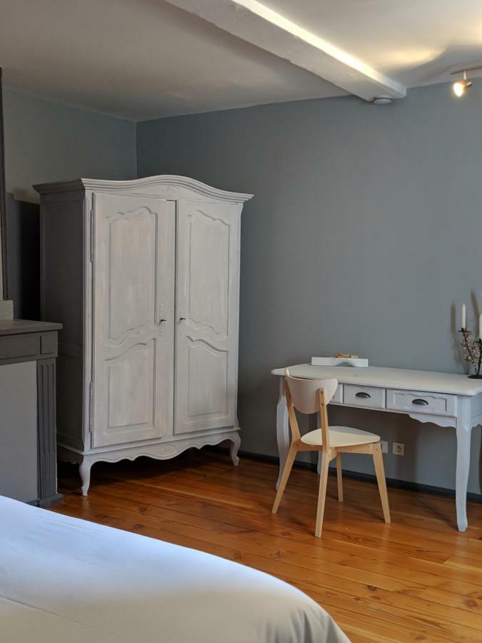 Loge Montaigne Bed & Breakfast L'Hopital-sous-Rochefort Exterior photo
